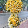 kệ hoa chúc mừng 2 tầng tông vàng cao cấp - Hoa Tươi Phúc An