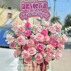 giỏ hoa sinh nhật màu hồng đẹp, giỏ hoa hồng phấn lãng mạn, giỏ hoa cẩm chướng hồng sang trọng, giỏ hoa tươi pastel cao cấp, giỏ hoa chúc mừng nhẹ nhàng, giỏ hoa tông hồng ngọt ngào, giỏ hoa tươi đẹp tinh tế, giỏ hoa sinh nhật sang trọng
