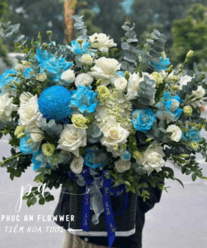 giỏ hoa tông xanh trắng sang trọng, giỏ hoa hồng xanh khai trương, giỏ hoa chúc mừng hiện đại cao cấp, giỏ hoa hồng xanh và hồng kem đẹp, giỏ hoa tươi phong cách thanh lịch, giỏ hoa chúc mừng thành công, giỏ hoa chúc mừng khai trương tông xanh cao cấp