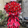 kệ hoa khai trương hoa hồng đỏ sang trọng nổi bật chúc mừng khai trương phát đạt thịnh vượng – Hoa Tươi Phúc An