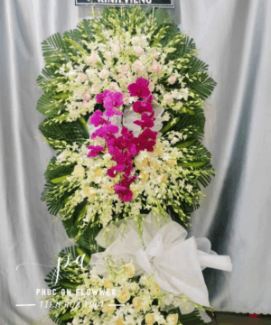 kệ hoa chia buồn lan hồ điệp tím lan trắng hoa hồng kem thiết kế trang nghiêm sang trọng dùng trong tang lễ gửi lời kính viếng và chia sẻ nỗi mất mát cùng gia quyến