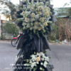 kệ hoa tang lễ trang nghiêm, kệ hoa chia buồn màu trắng, kệ hoa viếng đám tang sang trọng, kệ hoa tang lễ cao cấp, kệ hoa chia buồn tinh tế, hoa viếng tang trang trọng, kệ hoa tang lễ ý nghĩa, kệ hoa chia buồn đẹp