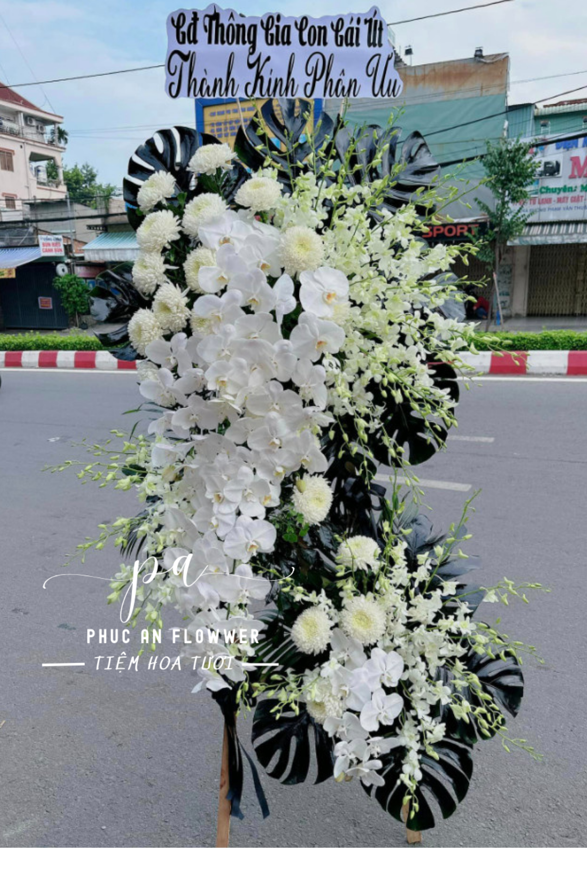kệ hoa chi buồn tông trắng thanh lịch - Hoa Tươi Phúc An