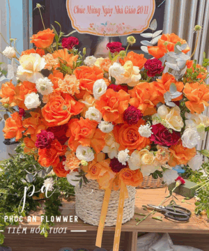 giỏ hoa chúc mừng rực rỡ, giỏ hoa tông cam sang trọng, giỏ hoa hồng cam đẹp, hoa chúc mừng 20/11 ý nghĩa, giỏ hoa tặng thầy cô, hoa tươi chúc mừng sang trọng, giỏ hoa tươi cao cấp, hoa tươi trang trí sự kiện