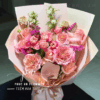 Bó hoa hồng pastel phối cẩm chướng và lan hồng lãng mạn