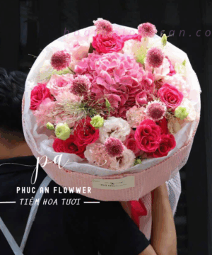 bó hoa cẩm tú cầu hồng và hoa hồng ngọt ngào