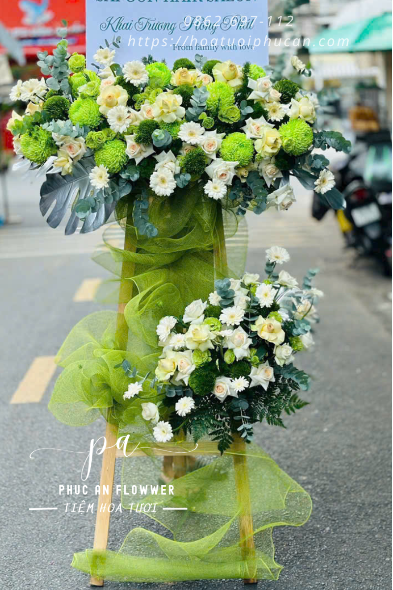 kệ hoa khai trương tông xanh