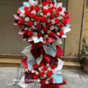 Kệ hoa khai trương sang trọng do Shop Hoa Tươi Cao Lãnh Phúc An thiết kế, sử dụng hoa tươi cao cấp, phù hợp chúc mừng khai trương công ty, cửa hàng và doanh nghiệp tại Cao Lãnh.
