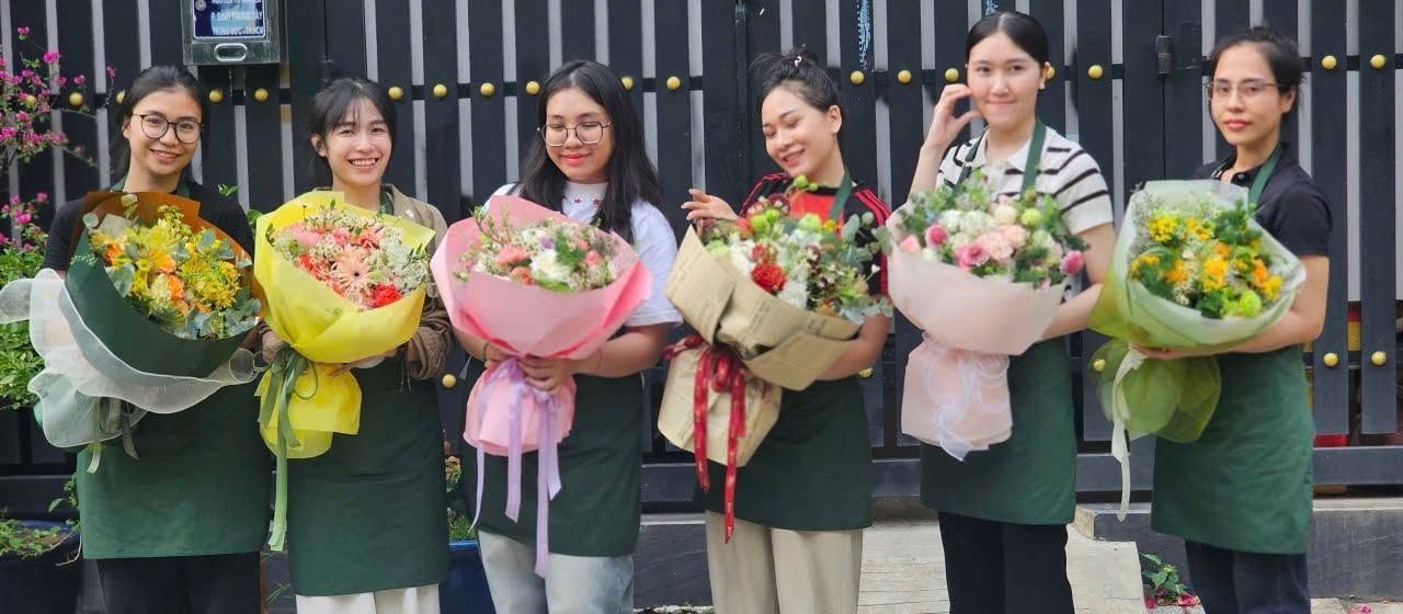 đăng ký lớp học cắm hoa