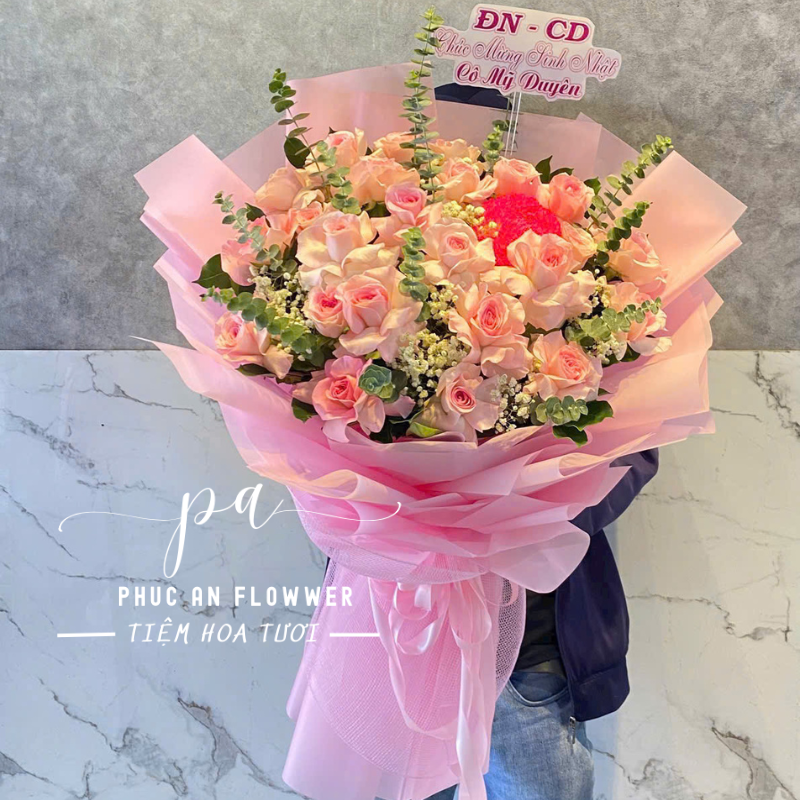 Shop hoa Hồng Ngự Đồng Tháp – mẫu bó hoa hồng tươi thiết kế sang trọng, phù hợp tặng sinh nhật, chúc mừng và những dịp đặc biệt. Hoa Tươi Phúc An nhận đặt hoa Hồng Ngự, giao hoa tận nơi và hỗ trợ khách hàng lựa chọn mẫu theo nhu cầu