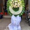 kệ hoa trắng chia buồn