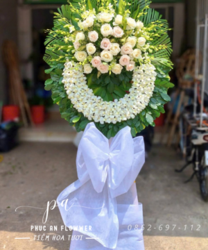 kệ hoa trắng chia buồn
